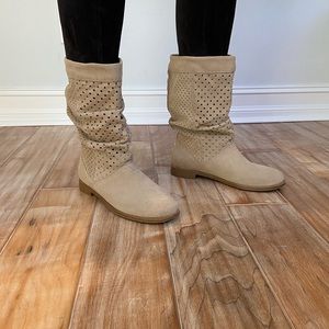TOMS Tan Suede Boots Size 8